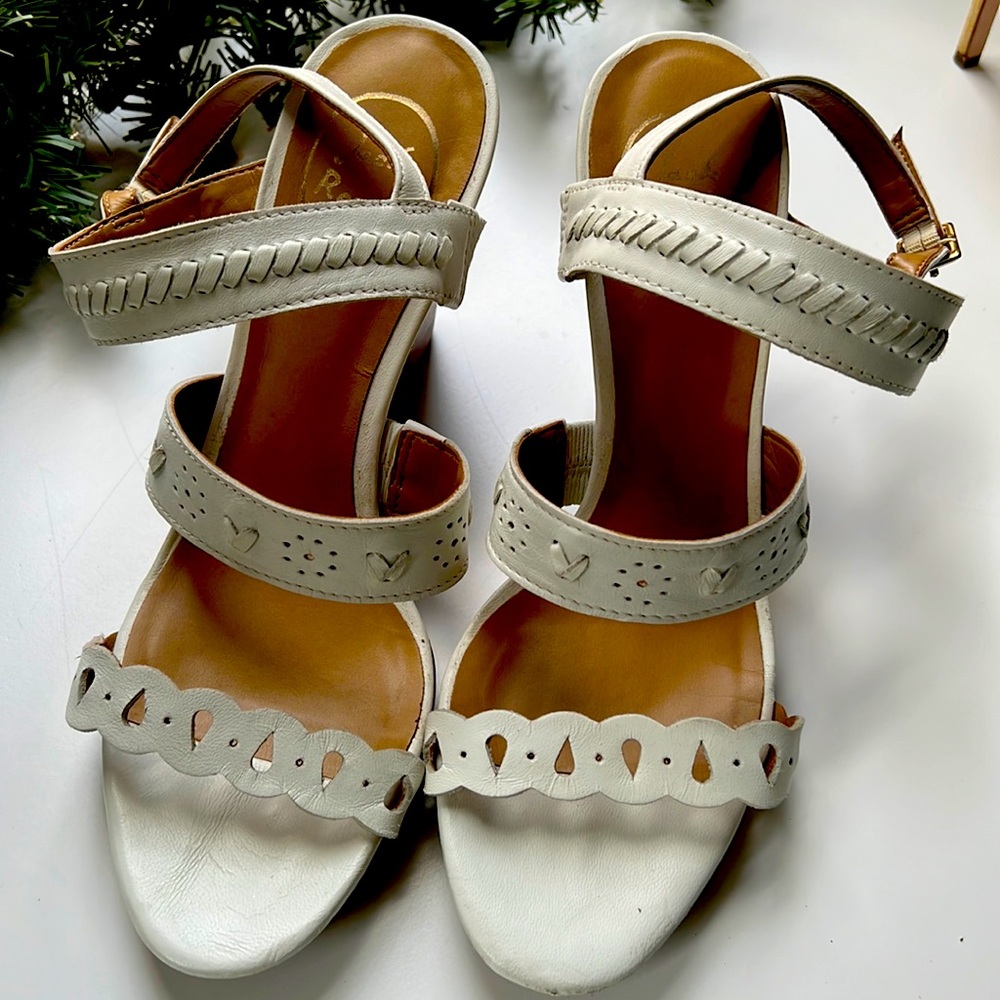 Jack Roger’s size 9 white leather espadrilles. Lightly worn with a 3in heel.